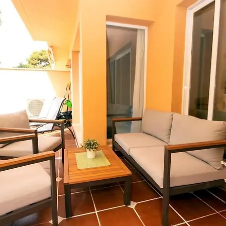 Amazing Modern Next To Pool. Marbella