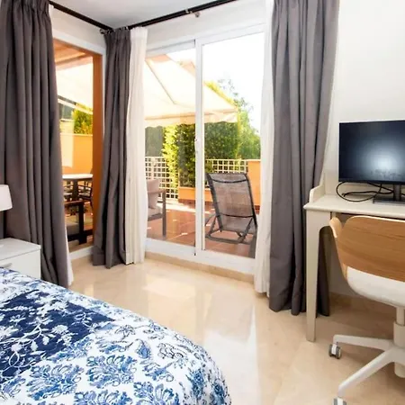 Amazing Modern Next To Pool. Appartement Marbella